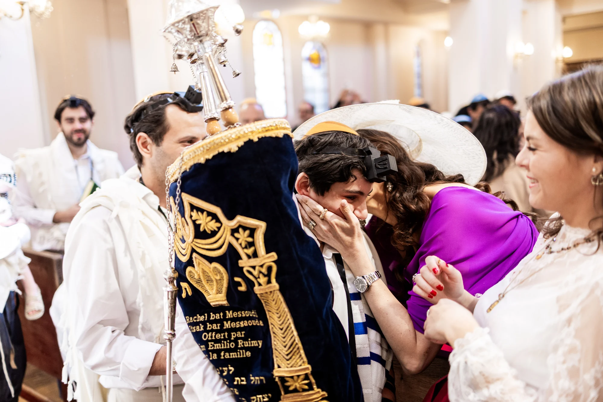 Le baiser à la Torah