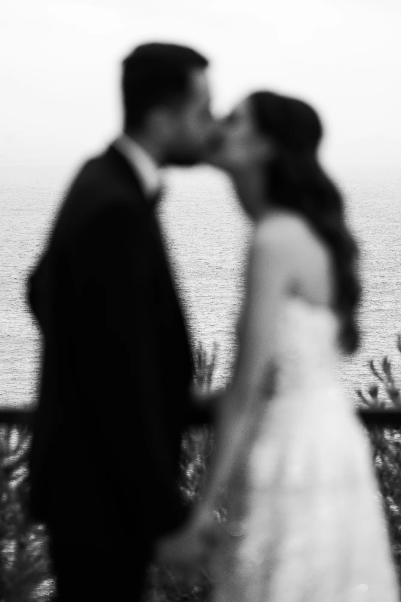 Le baiser, en noir et blanc