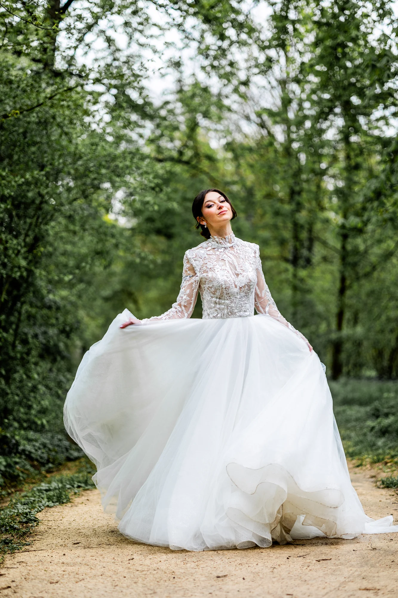 La robe qui tourne dans les bois