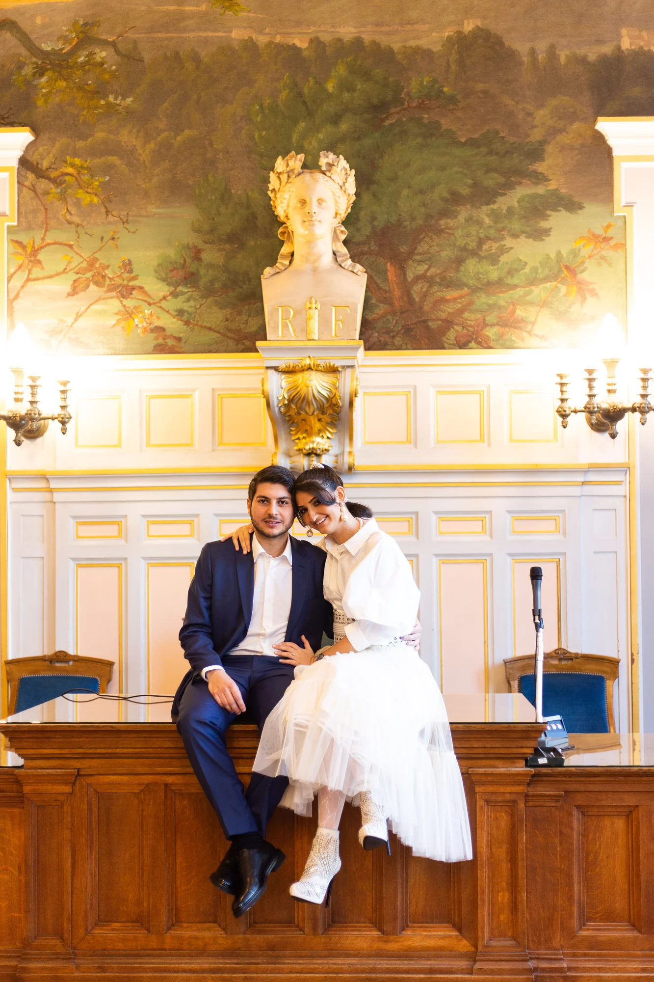 Les mariés dans la salle des mariages