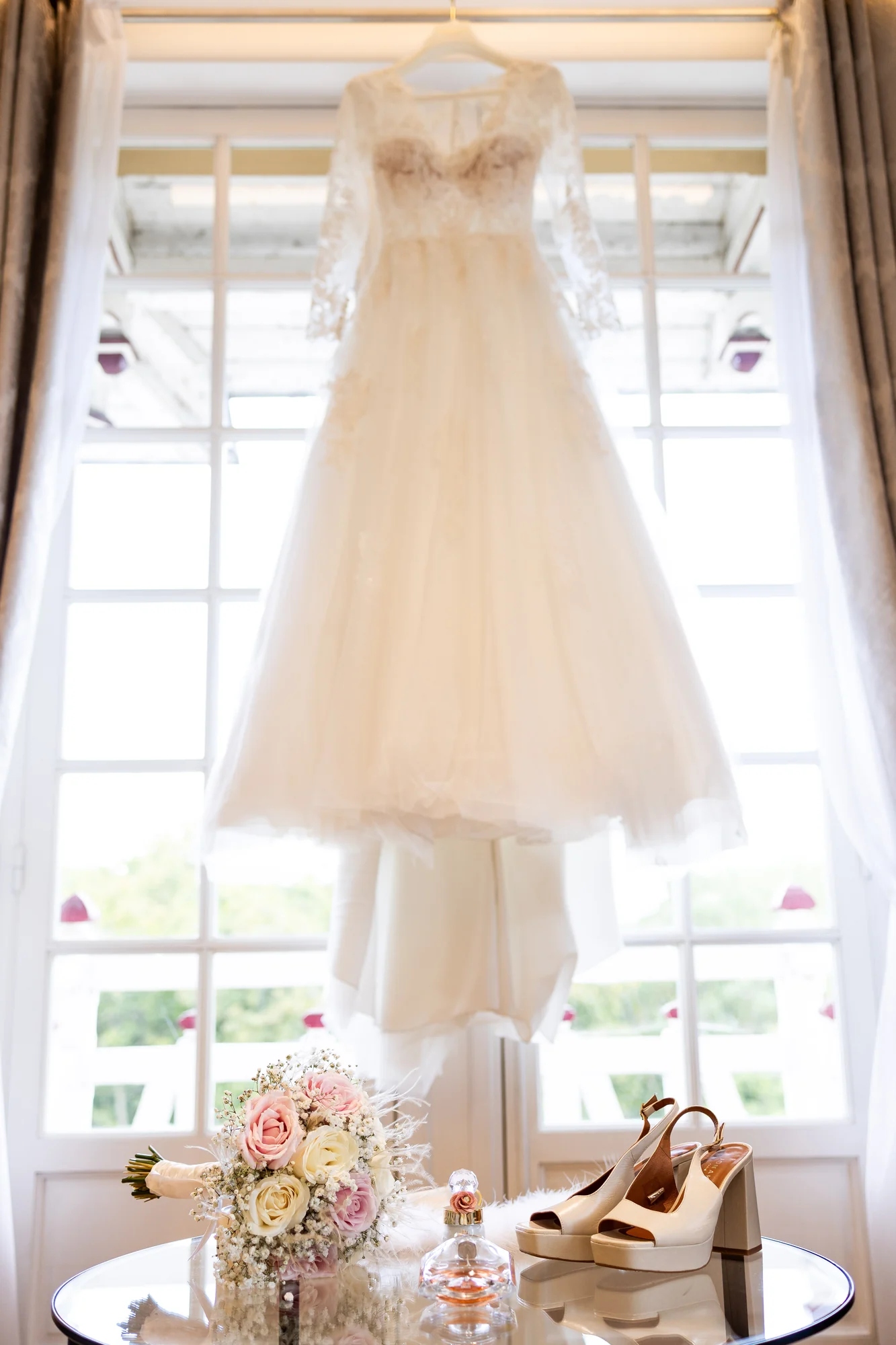 La robe à la fenêtre