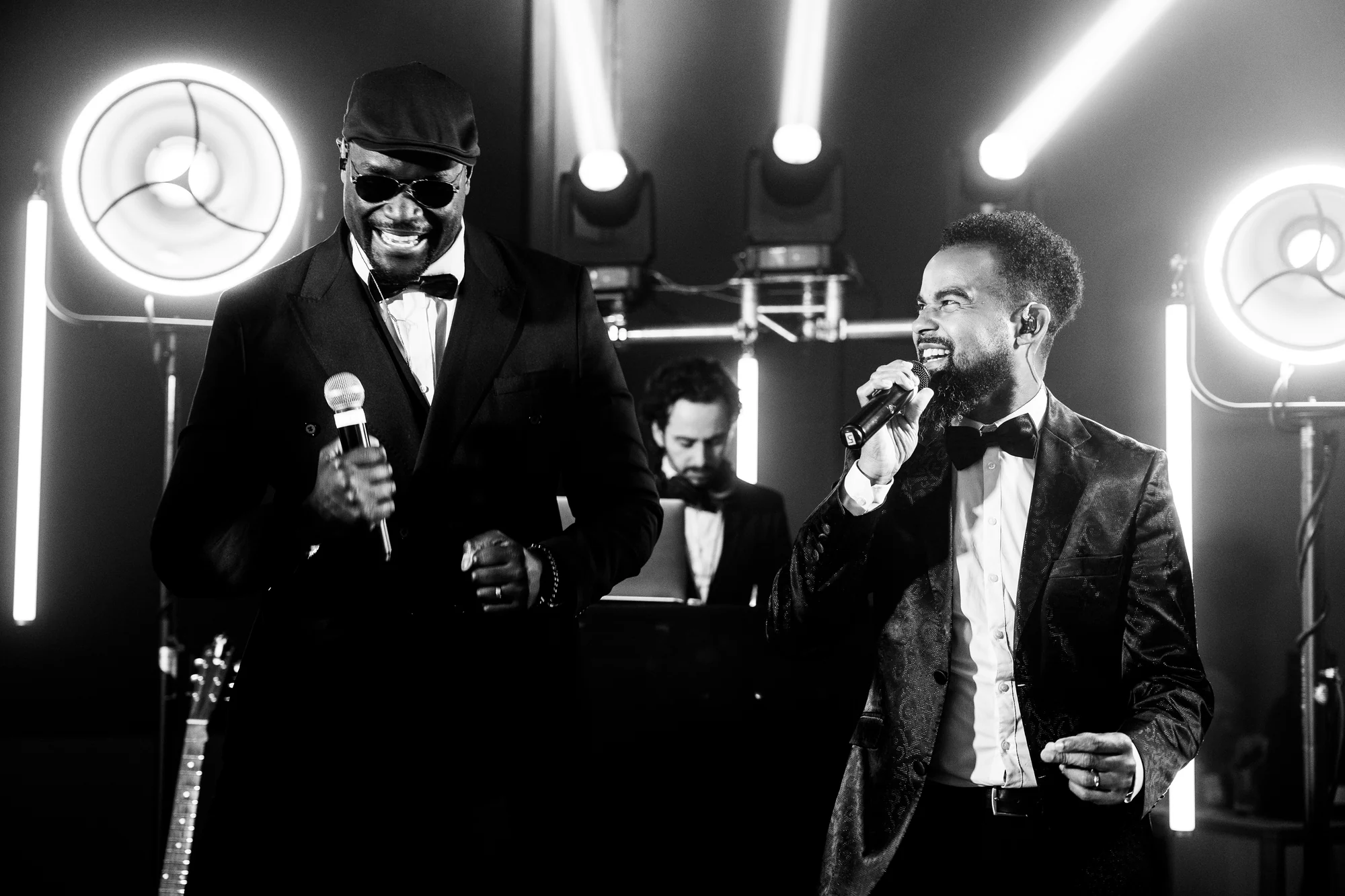Les chanteurs, en noir et blanc