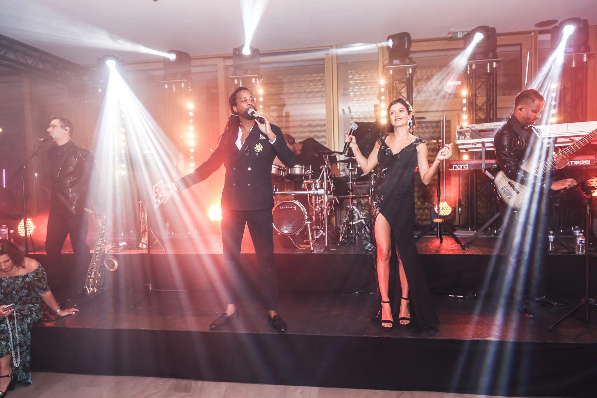 Les chanteurs sur scène