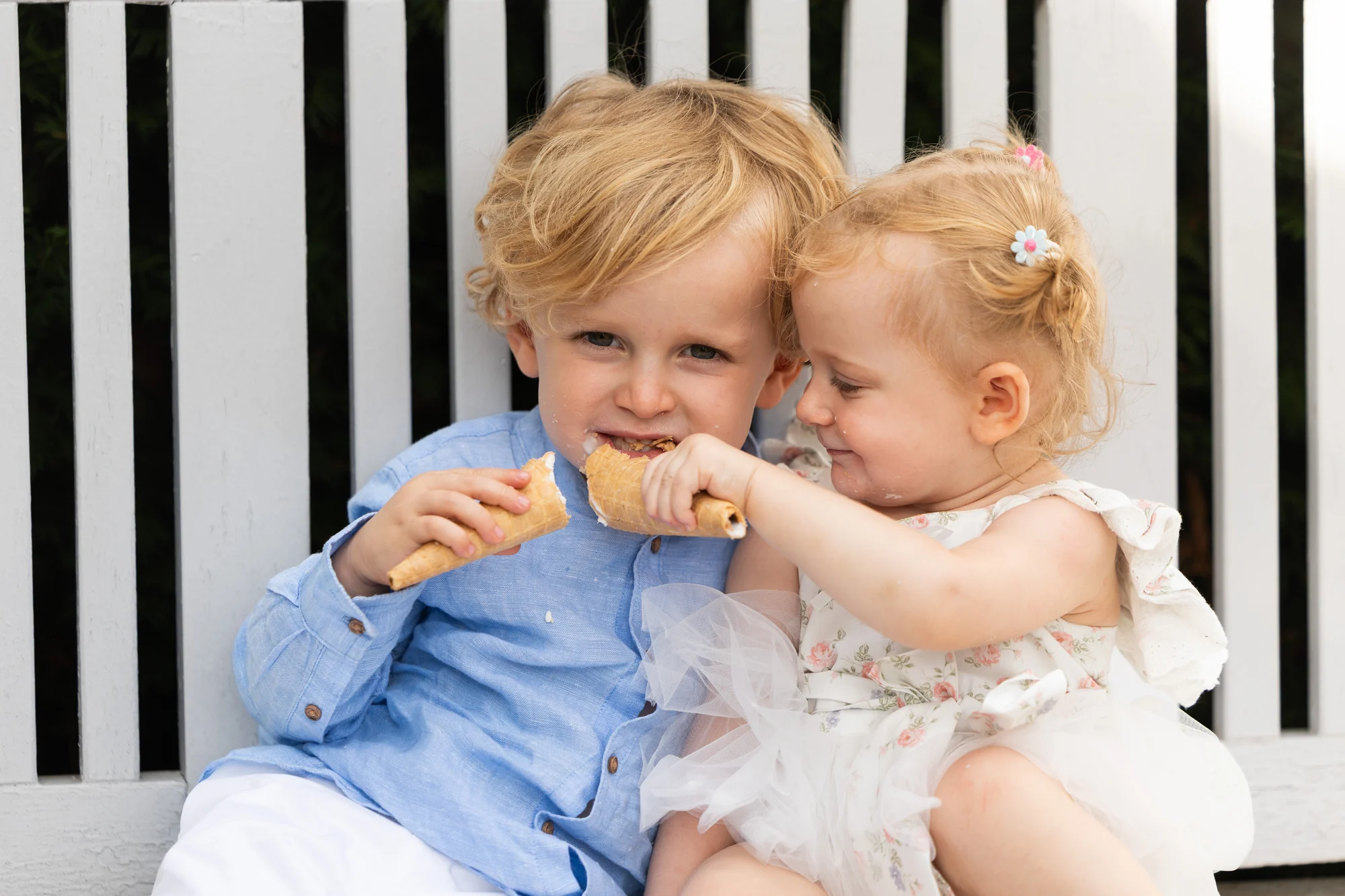 Le goûter, frère et sœur