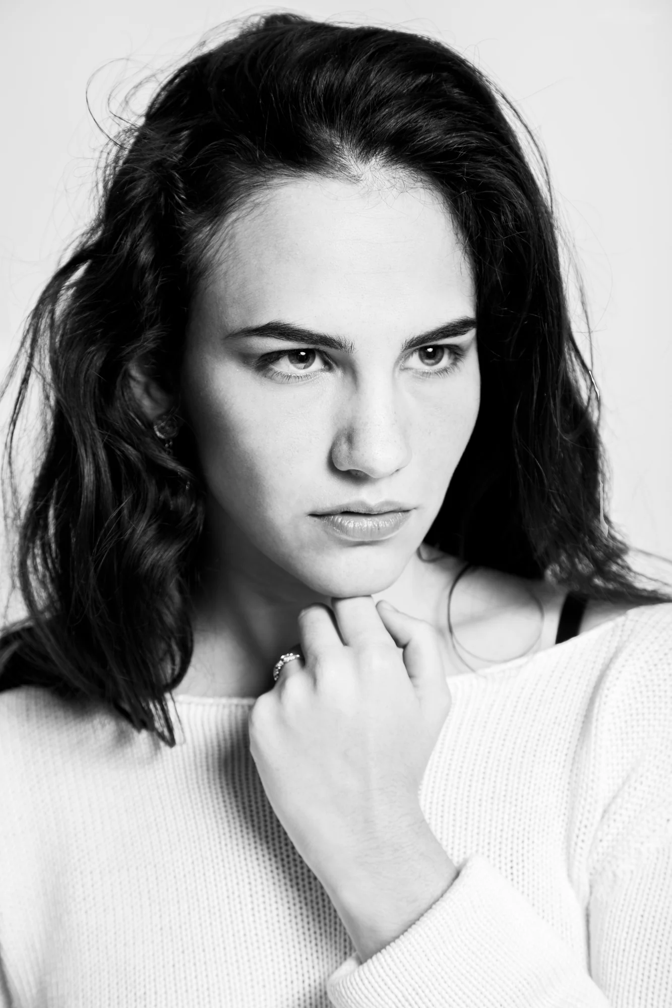 Portrait en studio, en noir et blanc