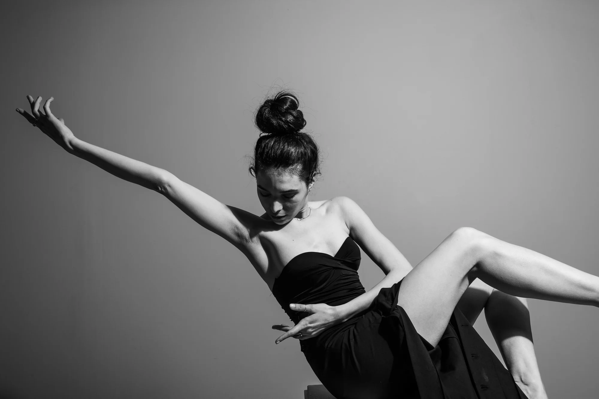 Portrait en studio, en noir et blanc